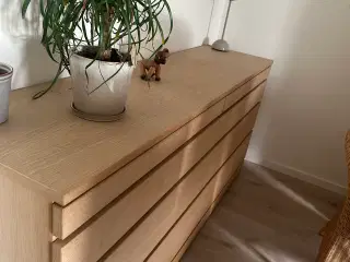 Skovby møbler - sæbebehandlet eg