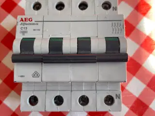 AEG C13 automatsikring 4-polet
