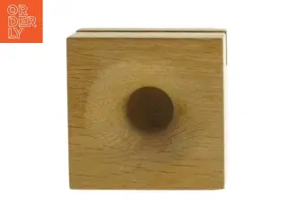 Dekorativ højtaler til telefon fra We Do Wood (str. 8x8x5 cm)