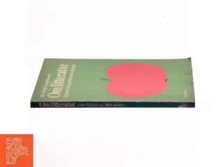 Bog: &#39;Om litteratur&#39; af Olav Harsløf og Beth Juncker
