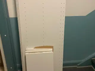 GRATIS IKEA højskabsstel METOD 220cm. 