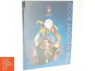EURO 2008 hukommelsesbog fra Uefa (str. 3 x 25 cm)