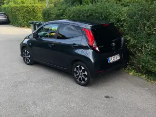 Toyota Aygo 1.0 VVT i x pose