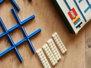Lego togskinner i Org. æske