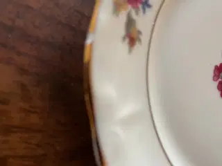 Kaffekopper og kagetallerkner