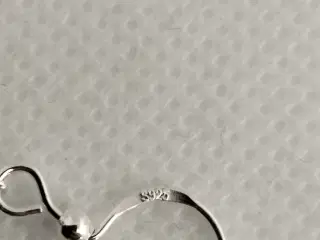 Elegante øreringe med en super flot glasperle 
