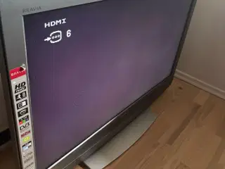 Ældre Sony TV sælges