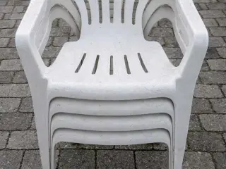 4 plastik stole