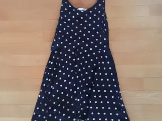 H&M sød plettet kjole str 134-140 cm 8år