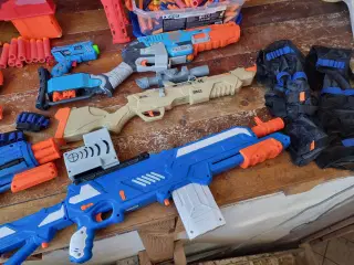 Nerf Guns. Mange forskellige med skud