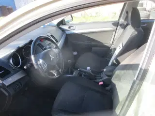 Mitsubishi Lancer 1,5 Invite SportBack