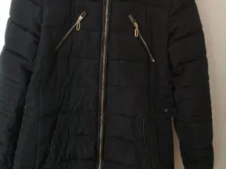 Næsten ny jakke