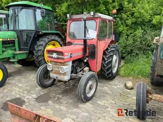 - - - Traktor