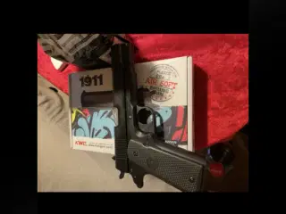Legetøjs pistol og kugler byd