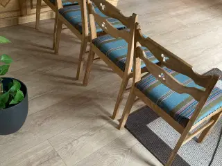 Spisebordsstole i egetræ