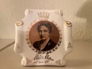 Royalt portræt (porcelæn) af Kronprinsesse Märtha