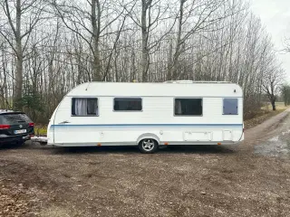 Kvalitetsvogn med aircon, centralvarme og mover