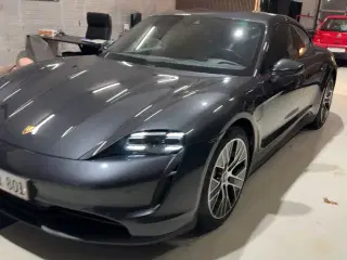 Porsche Taycan  Performance+