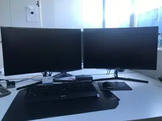 2 stk. Skærme, tastatur & mus SAMSUNG