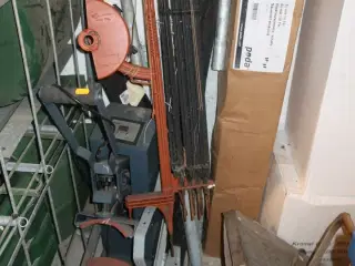 Div. hegnsmateriale, tekstilpresse m.v.