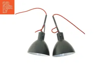 Pendler med rød ledning (str. Ø. 16 cm. længde. 31 cm)