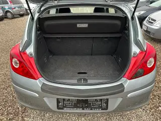 Opel Corsa 1,4 16V Cosmo