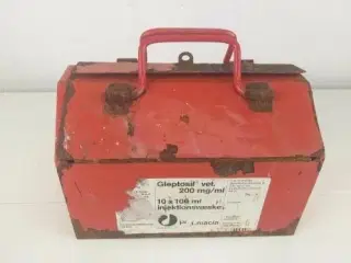 Gammel metal kasse / Værktøjskasse