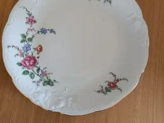 Vildrose  hvid porcelæn med guldkant krus og sovse