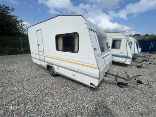 1989 - Knaus Sudwind   Knaus Südwind 390 årgang1989 8 siddepladser, 4 sovepladser. Sælges på roden som beset uden garanti eller til cvr nr.
