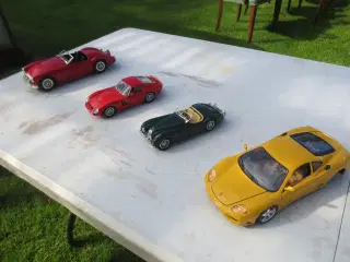 4 stk Modelbiler MGA- Ferarri -Jaguar Fra Gorgi