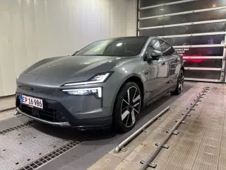 Polestar 4  Long Range AWD