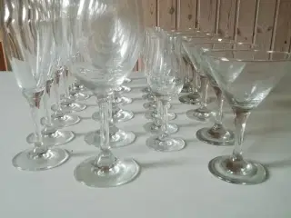 24 krystalglas af Bordeaux serien. Gaveide?