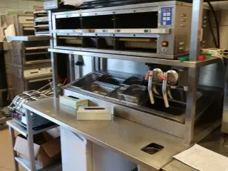 Rustfri stålbord med køleenhed (varmeskab medfølger ikke)