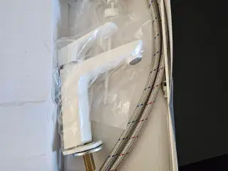 NYT Blandingsbatteri til vask. I originalkasse