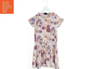 Kortærmet kjole med blomstermønster fra Hummel (str. 128)