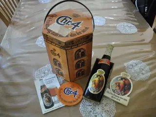 Øl samling og reklameboks for CHR 4.