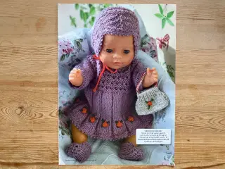 Yndig strikket kjole m.m. til Baby Born