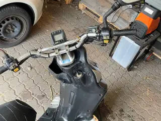 PGO Hot 50 scoter