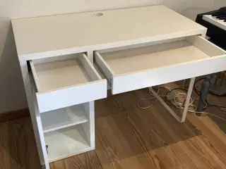 IKEA skrivebord - MICKE i hvid