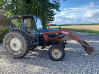 Ford 4000 med frontlæsser