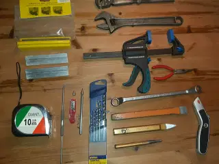 Værktøj 21 dele. Nypris 2000 kr.