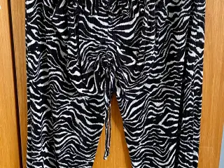 Ny bukser og bluse fra Zara i str. L