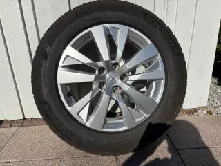 Til Peugeot 3008 hybrid 4 vinterdæk på alu- fælge