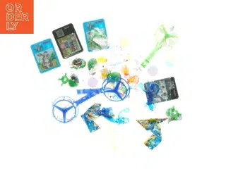 Pakke med børnelegetøj og puslespil (str. 7 cm)