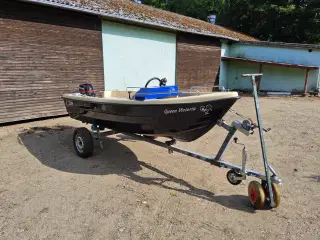 Sea Explorer med styrepult, og dobbeltskroget
