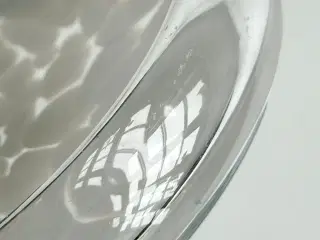 Hvidmeleret glas m klar kant, NB