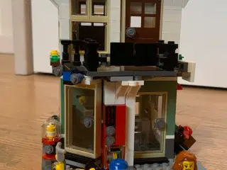 LEGO Creator 31036: Toy & Grocery Shop