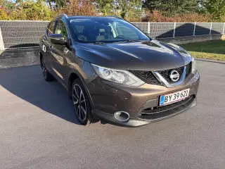 NISSAN QASHQAI 4WD SUV