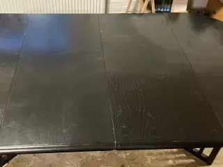 Spisebord til 10 personer 