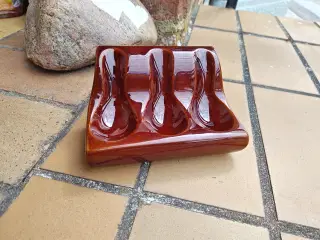 Pibeholder i porcelæn